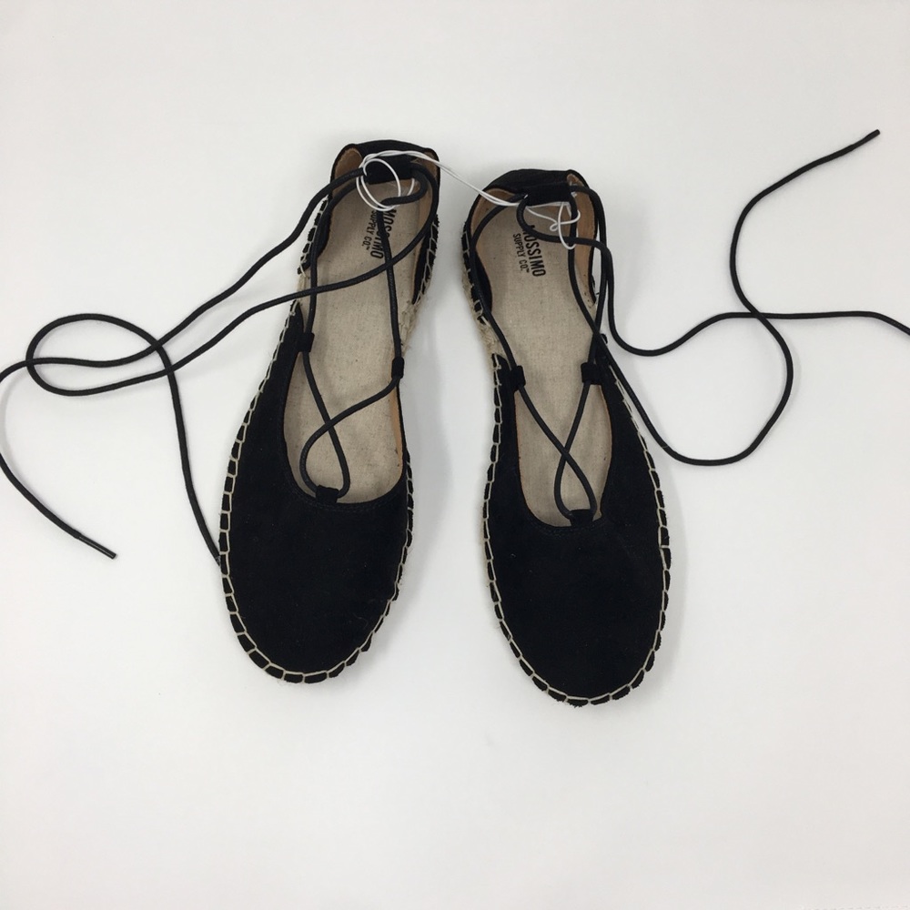 NEW Womans Size 10 Lace up flats